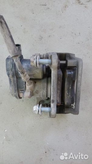 Суппорт задний левый правый Audi A4 B8