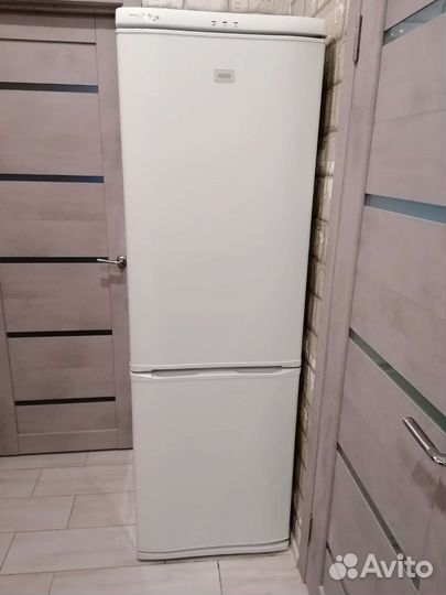 Холодильник zanussi