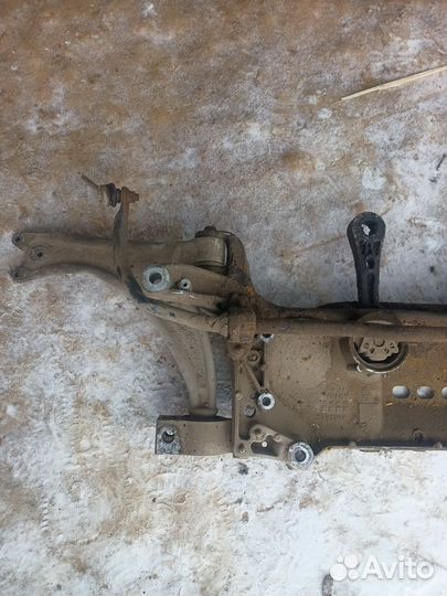 Рычаг передней подвески левый правый VW Passat B6