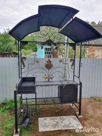 Мангал с крышей