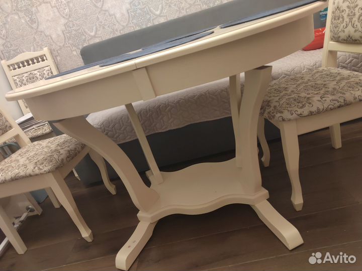 Кухонный стол