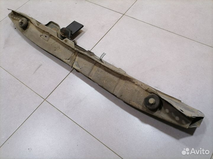 Усилитель планка под радиат. Audi 80 B3 1986—1991