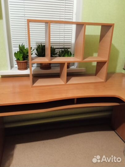 Компьютерный стол (полки-надстройка)