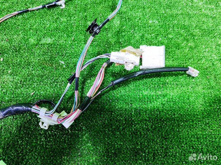 Проводка двери передней левой Toyota Yaris P90 20