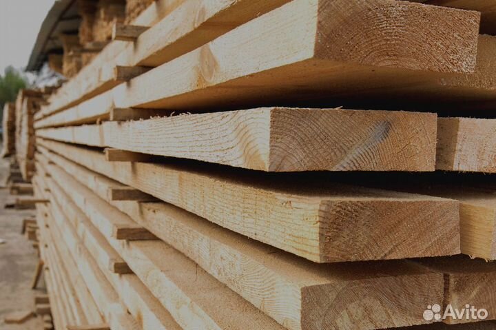 Доски лиственницы 35x140 мм, обработаны для защиты