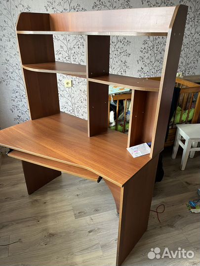 Компьютерный стол