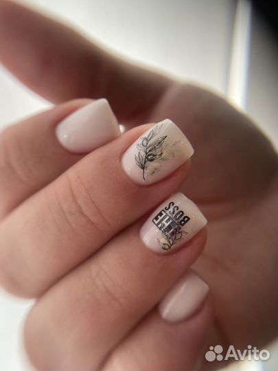 Маникюр и педикюр от команды профессионалов