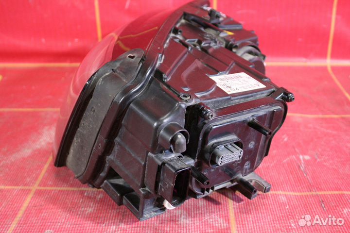 Фара левая Audi A8/S8