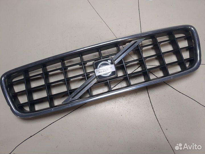 Решетка радиатора Volvo S60, 2005