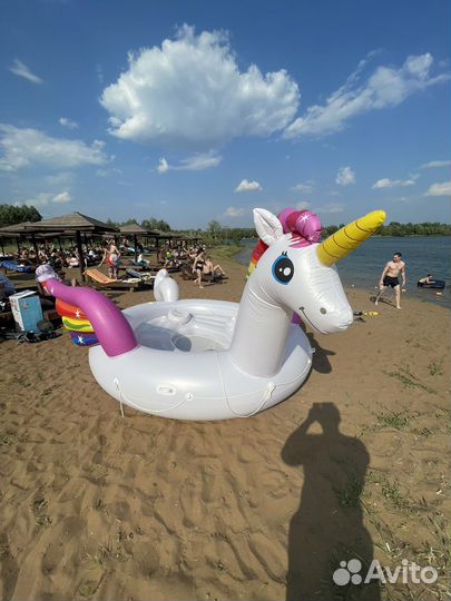 Надувной единорог