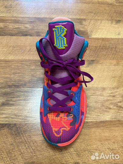 Кроссовки Nike Kyrie Low 4'1 world 1 People