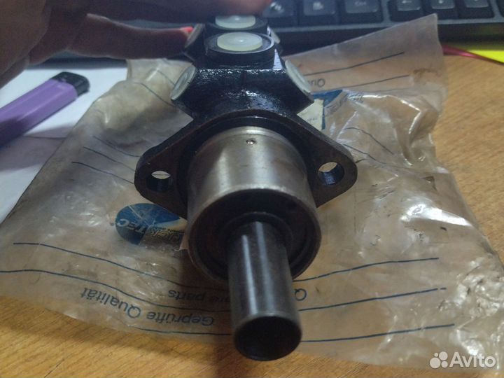 Главный тормозной цилиндр VW Passat