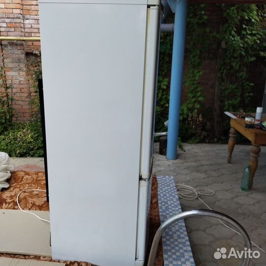 Холодильник бу indesit