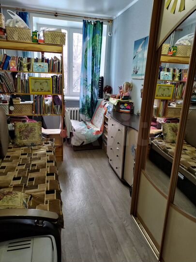 Комната 35 м² в 4-к., 3/4 эт.