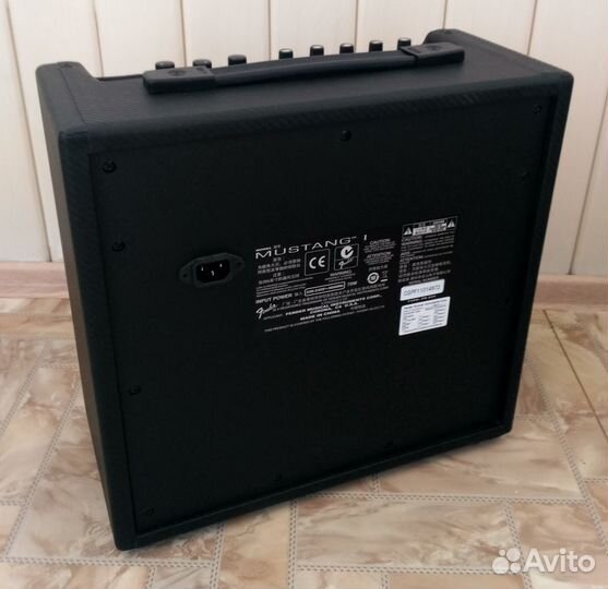 Гитарный комбоусилитель Fender Mustang I