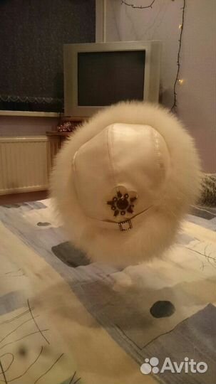 Женская зимняя шапка