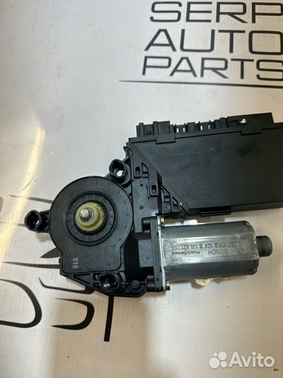 Моторчик стеклоподьёмника передний левый