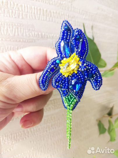 Брошь из бисера