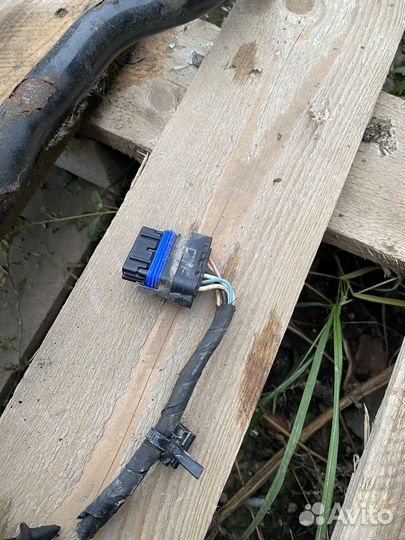 Штекер фары x-rey