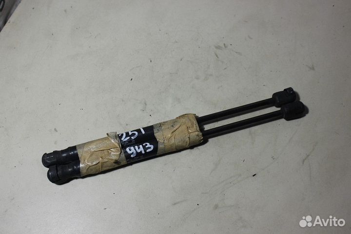 Амортизатор задней двери mitsubishi CY4A