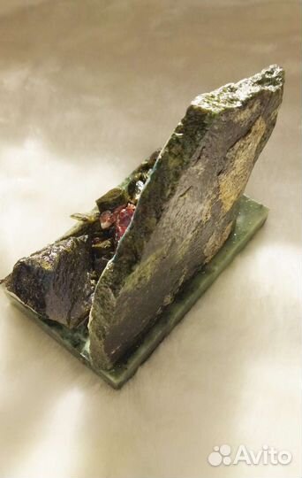 Сувенир из камня с изображением 