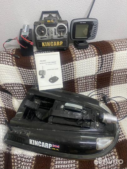 Прикормочный кораблик с эхолотом