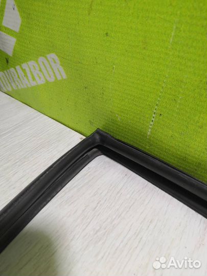 Уплотнитель стекла Тойота Хайлендер