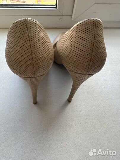 Туфли с перфорированной кожей Loriblu 38