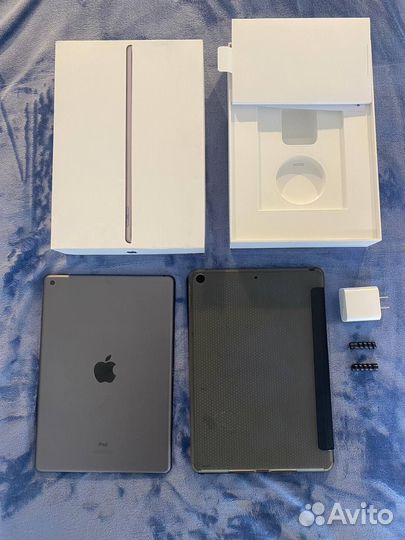 Продам iPad 8 128 Gb Space Grey