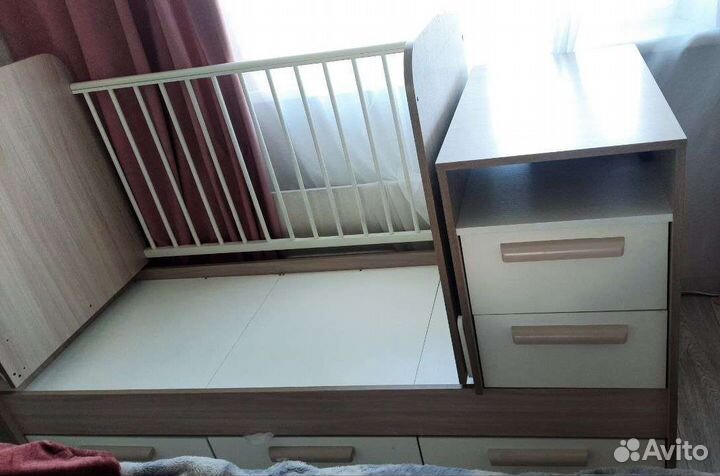 Детская кроватка трансформер с маятником