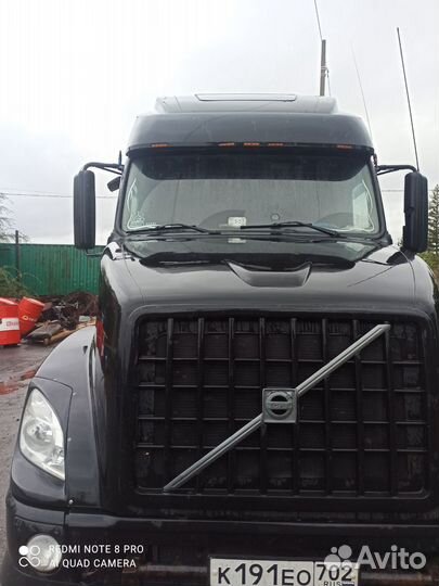 Volvo VNL, 2011
