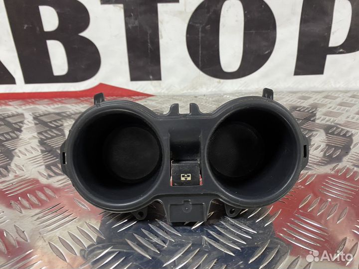 Подстаканник Peugeot 3008