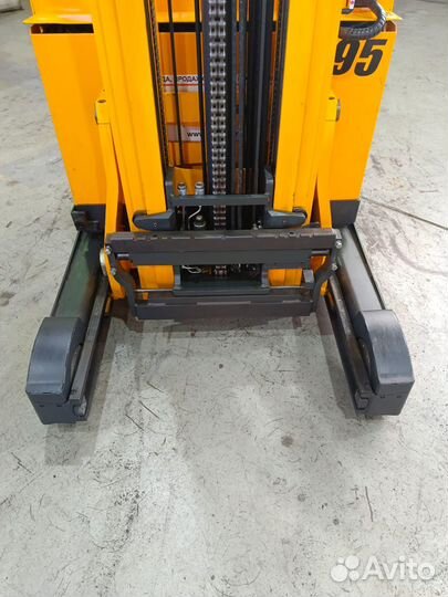 Штабелер (ричтрак) Jungheinrich ETV 318, 2015