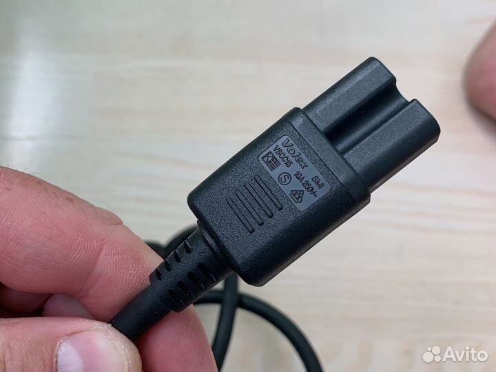 Кабель питания 220В фирмы Volex