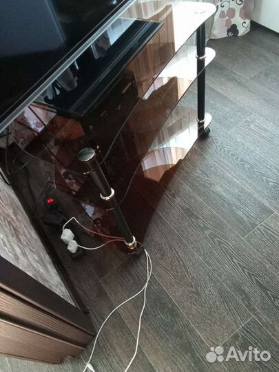 Стеклянная тумба