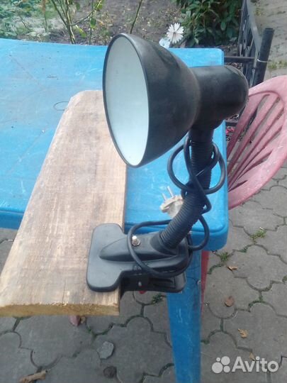 Лампа настольная