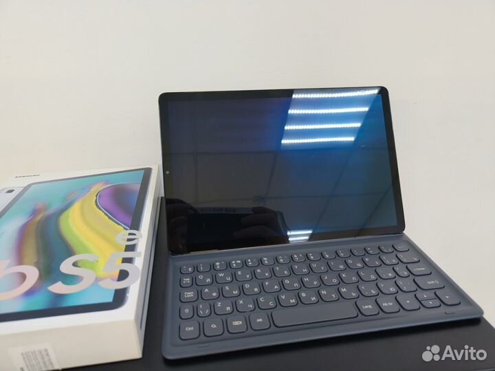 Планшет Samsung Galaxy Tab S5e 10.5