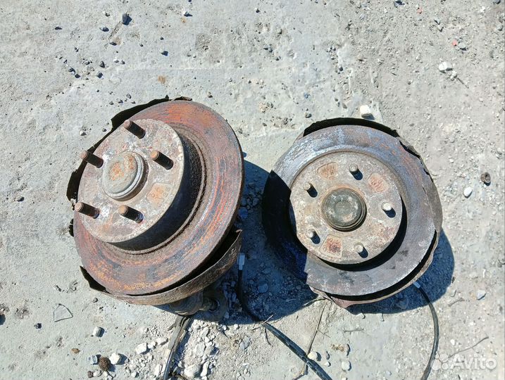 Задняя цапфа mazda 626