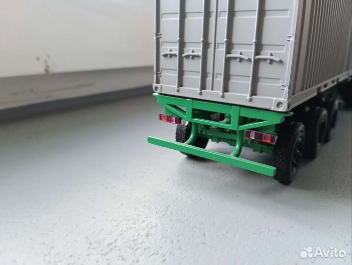 Полуприцеп маз 938920 в масштабе 1 43