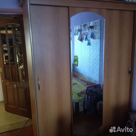 Шкаф купе трехстворчатый