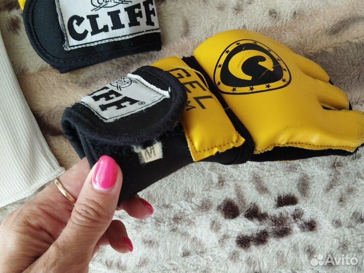 Защита голени и перчатки для единоборств