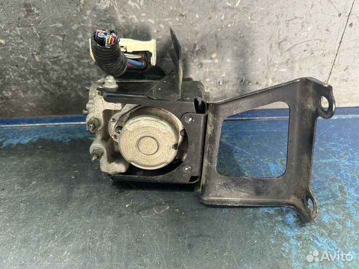 Блок ABS Toyota Highlander XU20 2AZ-FE 2.4