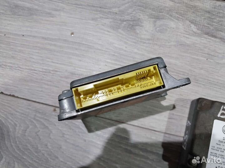 Блок управления Airbag Volkswagen Passat B5