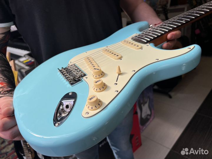 Электрогитара стратокастер