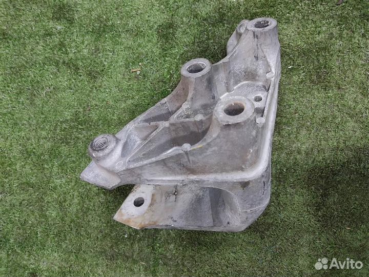 Опора (подушка) кпп Opel Antara 2014