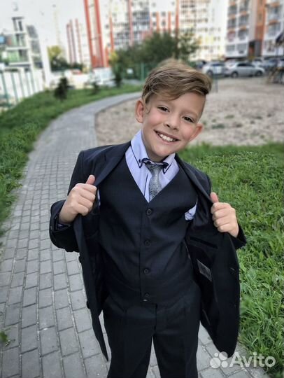 Школьный костюм для мальчика 140 новый