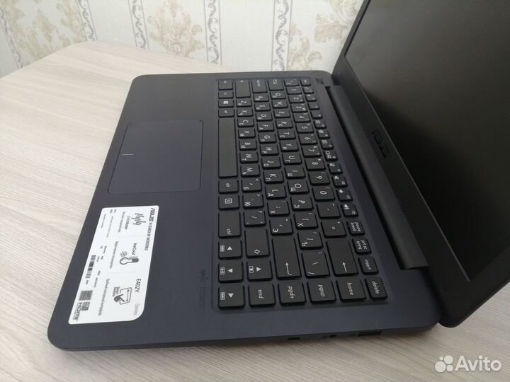 Ноутбук Asus 14