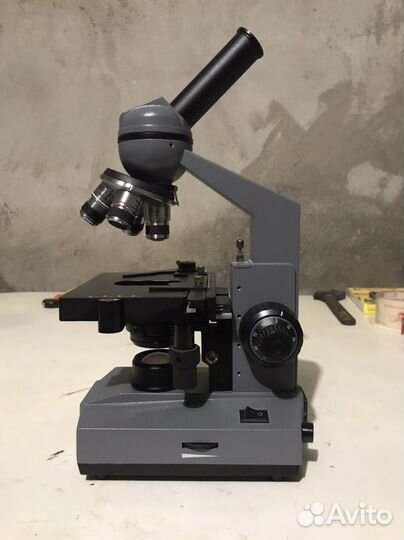 Микроскоп Levenhuk 320 base б/у. Отличный