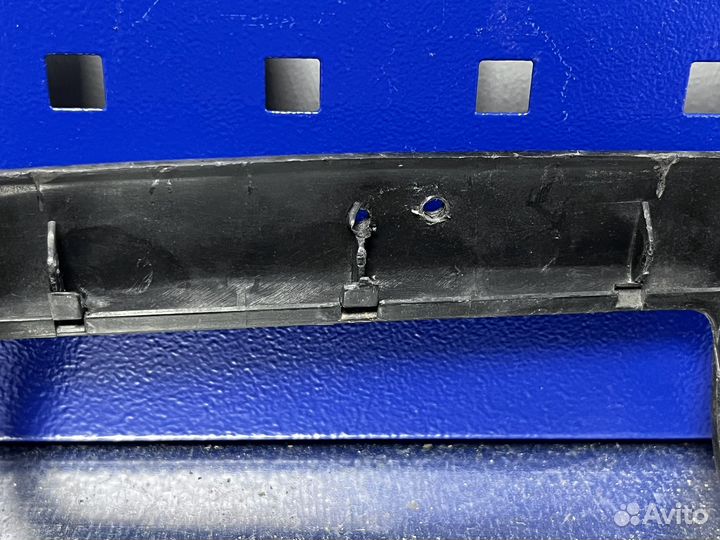 Накладка подлокотника задняя с прикуривателем