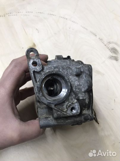 Вакуумный насос Passat B7